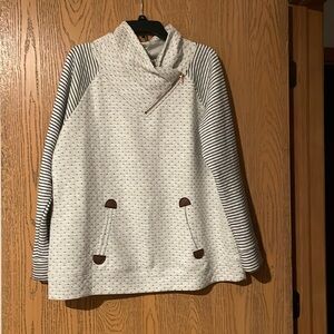 Gentle used size XL Maurice’s sweater.